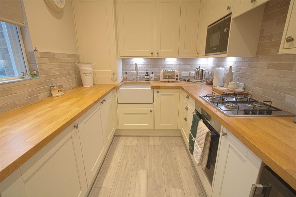 Additional image 7 of 2 bed flat for saleGrey Lady Place, Billericay CM11