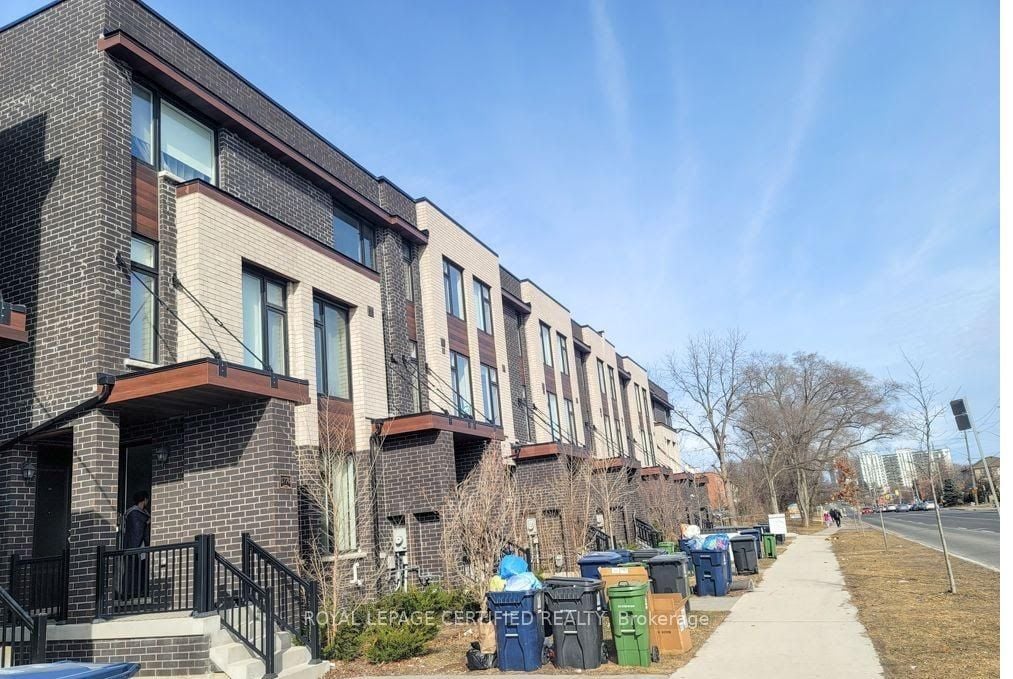 Room 1-1762A Lawrence Avenue W, Toronto, ON, M6L 0A3