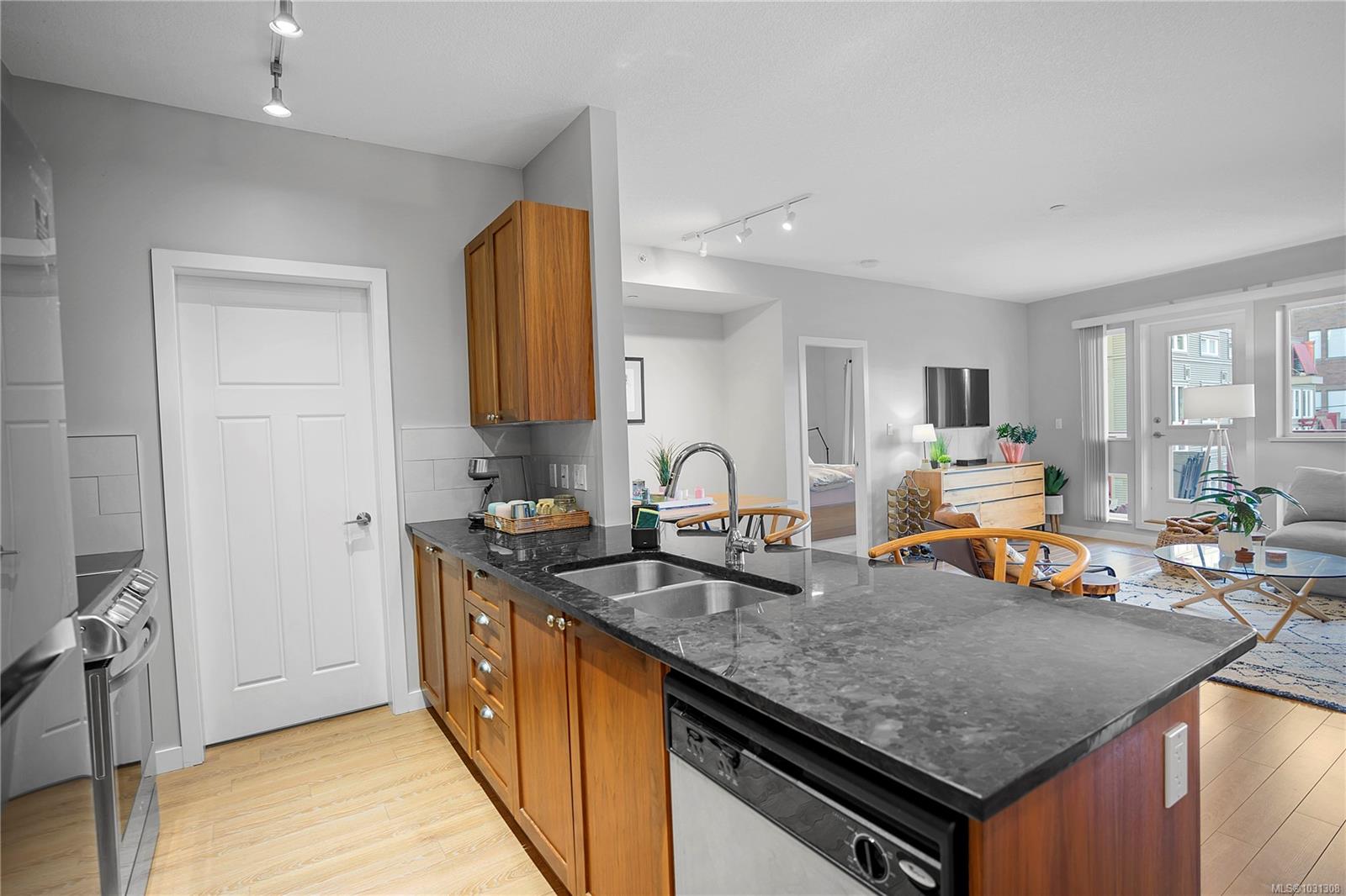 Additional image 2 of 315-99 Chapel Street, Nanaimo, BC, V9R 5H3