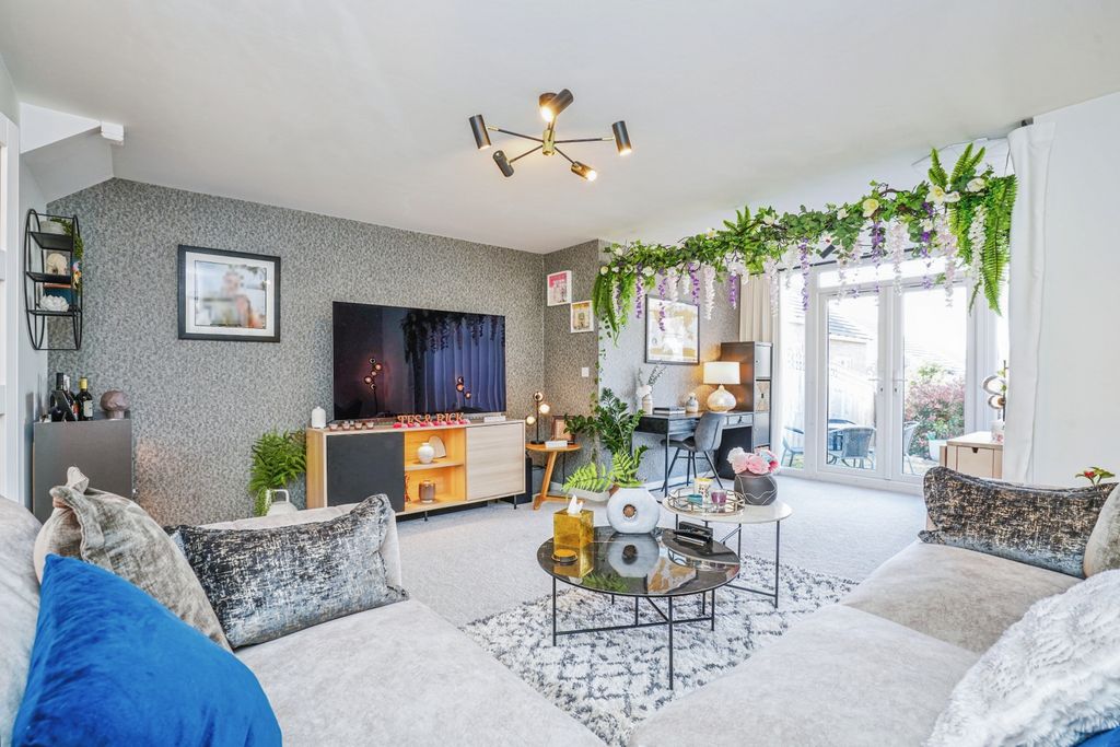 Additional image 2 of 3 bed semi-detached house for saleSwallow Crescent, Leeds LS12