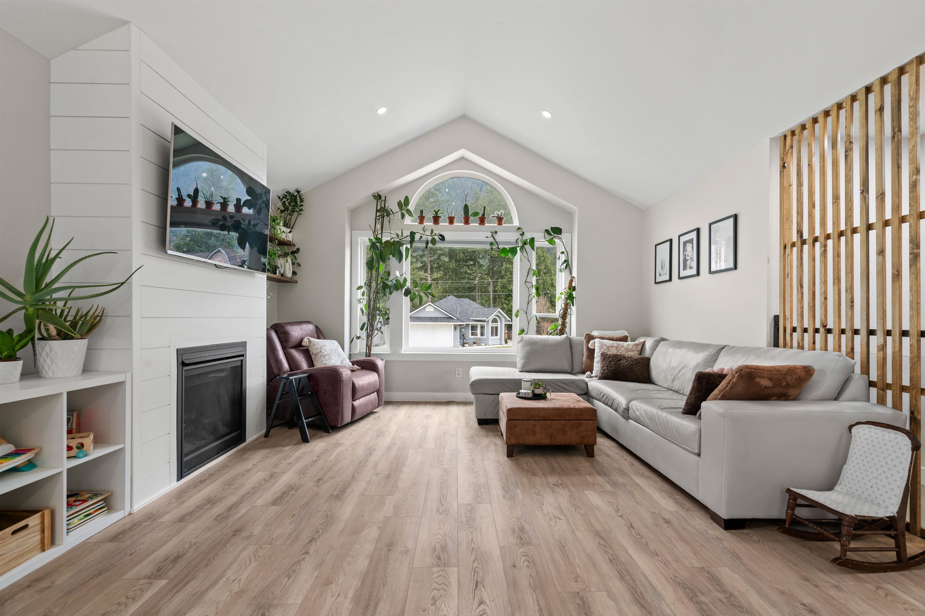 Additional image 3 of 65644 Gardner Drive, Hope, BC, V0X 1L1
