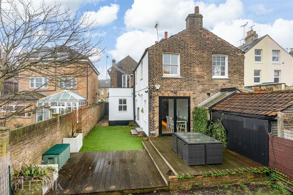 Additional image 33 of 4 bed semi-detached house for saleQueens Road, Buckhurst Hill IG9