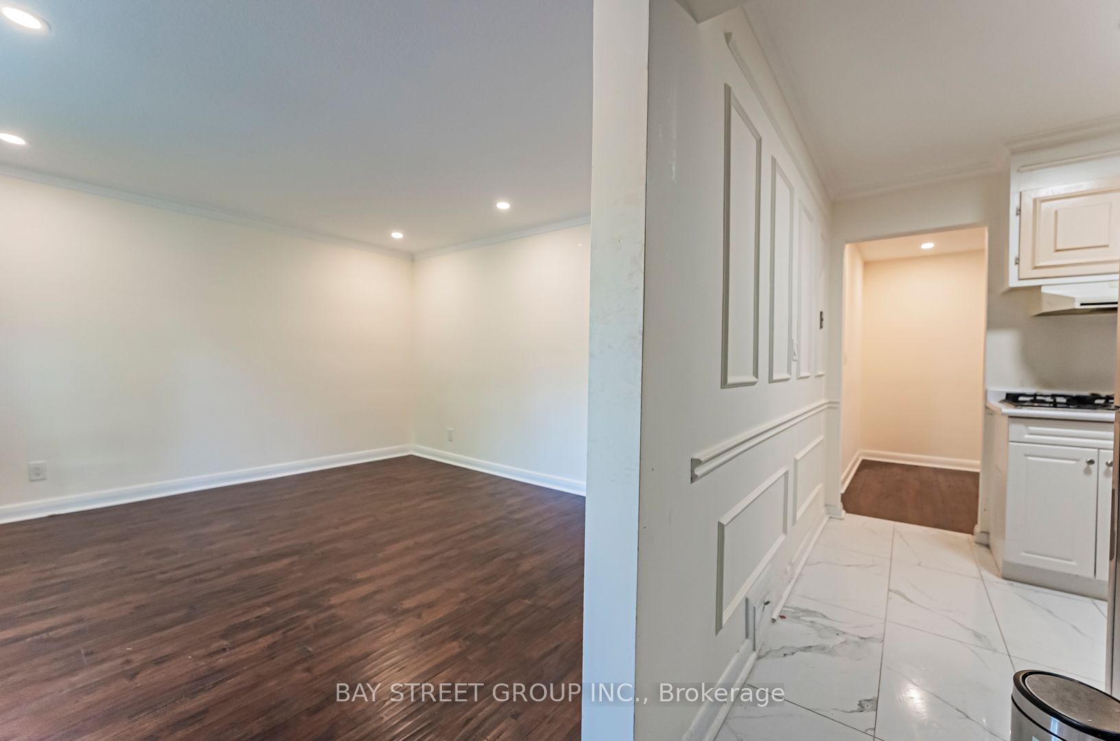 Additional image 5 of Main-394 Centre Street E, Richmond Hill, ON, L4C 1B7