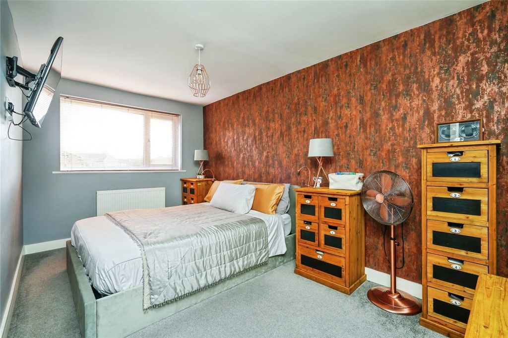 Additional image 17 of 3 bed semi-detached house for saleChichester Close, Bicester, Oxfordshire OX26
