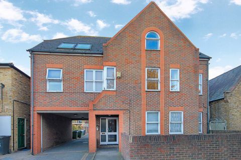 Cambridge Road, Kingston KT1, Room to rent