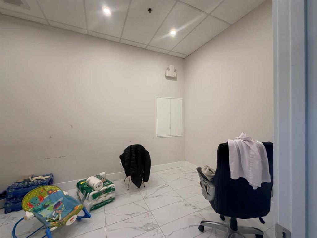 Additional image 5 of 123 Macleod Trail , Calgary, AB, T2G 0A5