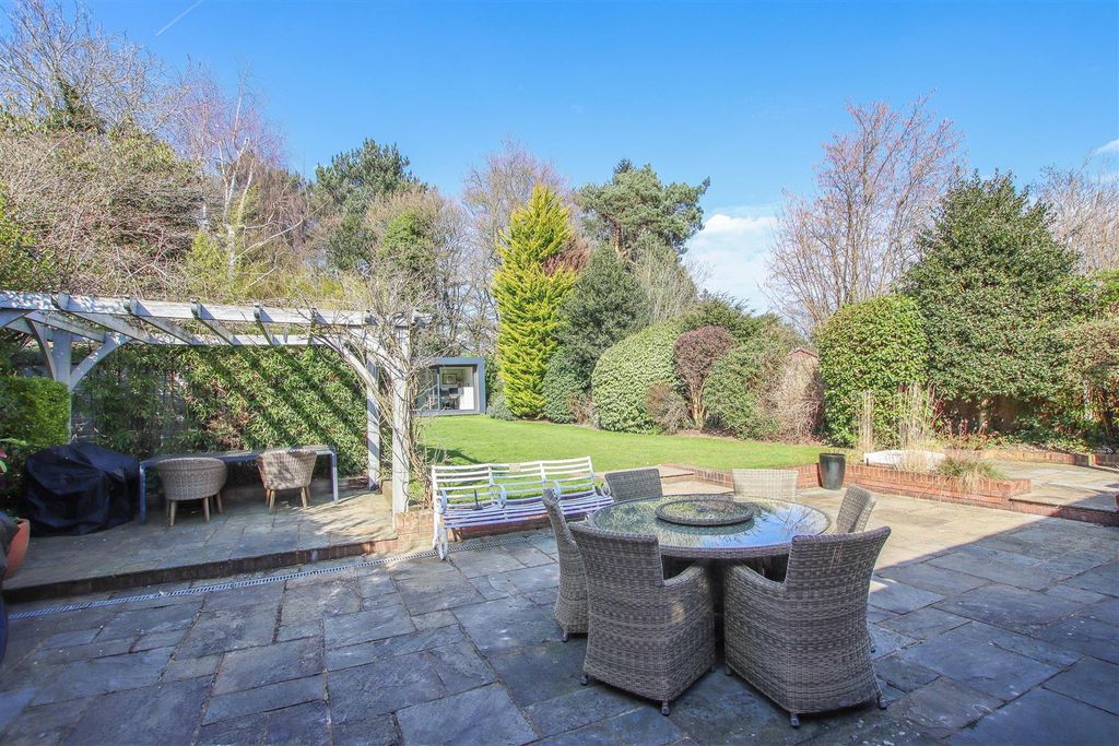 Additional image 40 of 6 bed semi-detached house for saleSt. Catherines Road, Broxbourne EN10