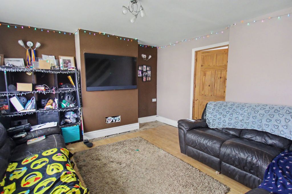 Additional image 3 of 4 bed semi-detached house for saleConway Court, Hendredenny, Caerphilly CF83