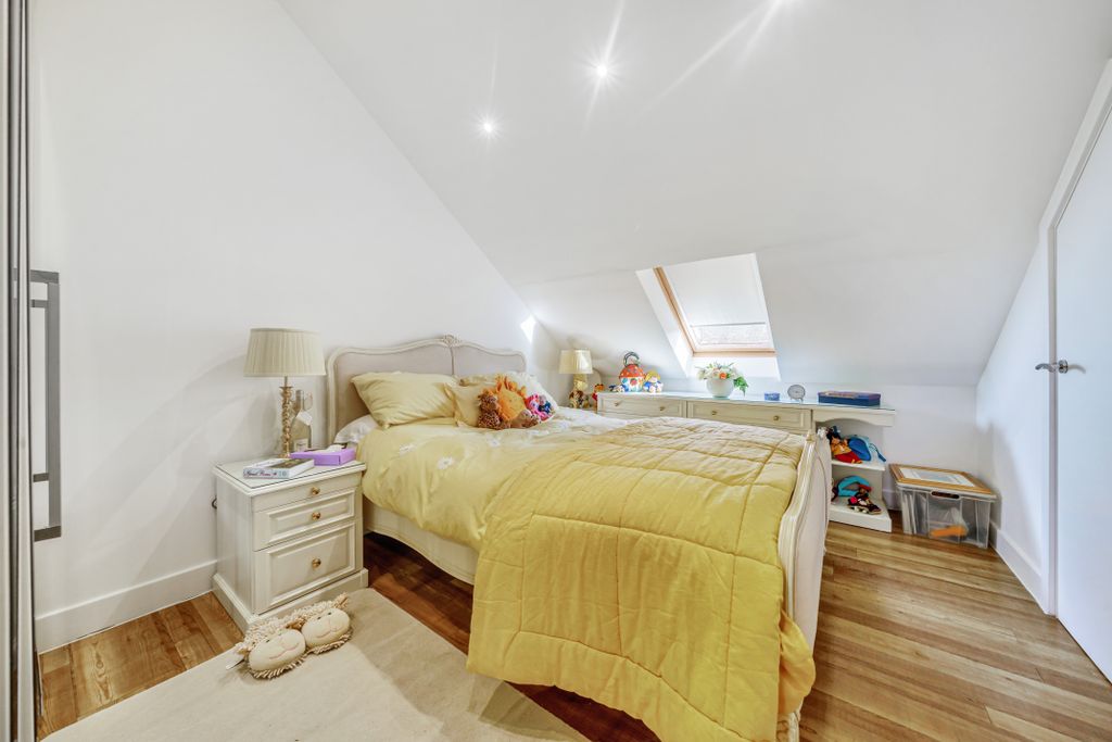 Additional image 7 of 2 bed flat for saleReigate Road, Dorking RH4