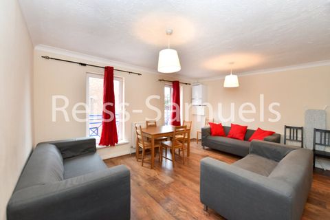 Ambassador Square, Isle Of Dogs, London, Isle Of Dogs, Canary Wharf, London E14