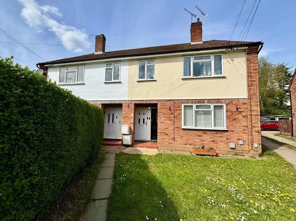 2 bed maisonette for saleBardswell Close, Brentwood CM14
