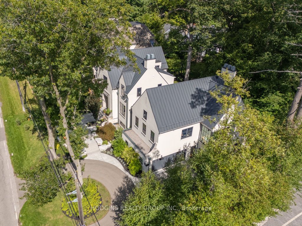 238 Mineola Road W, Mississauga, ON, L5G 2X4