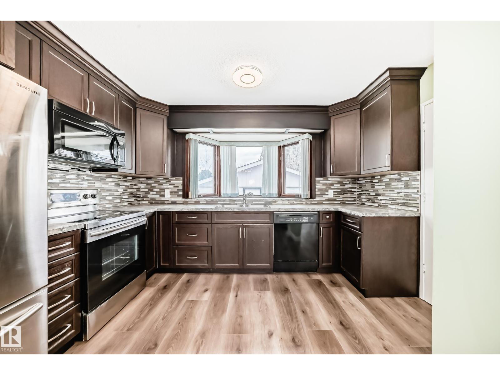 Additional image 6 of 17104 85 Avenue NW, Edmonton, AB, T5T0K8