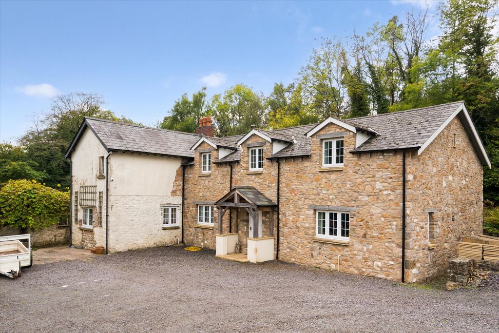 5 bed detached house for saleMinnetts Lane, Rogiet, Caldicot, Monmouthshire NP26