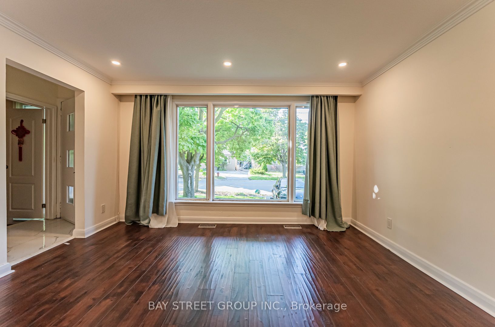 Additional image 4 of Main-394 Centre Street E, Richmond Hill, ON, L4C 1B7