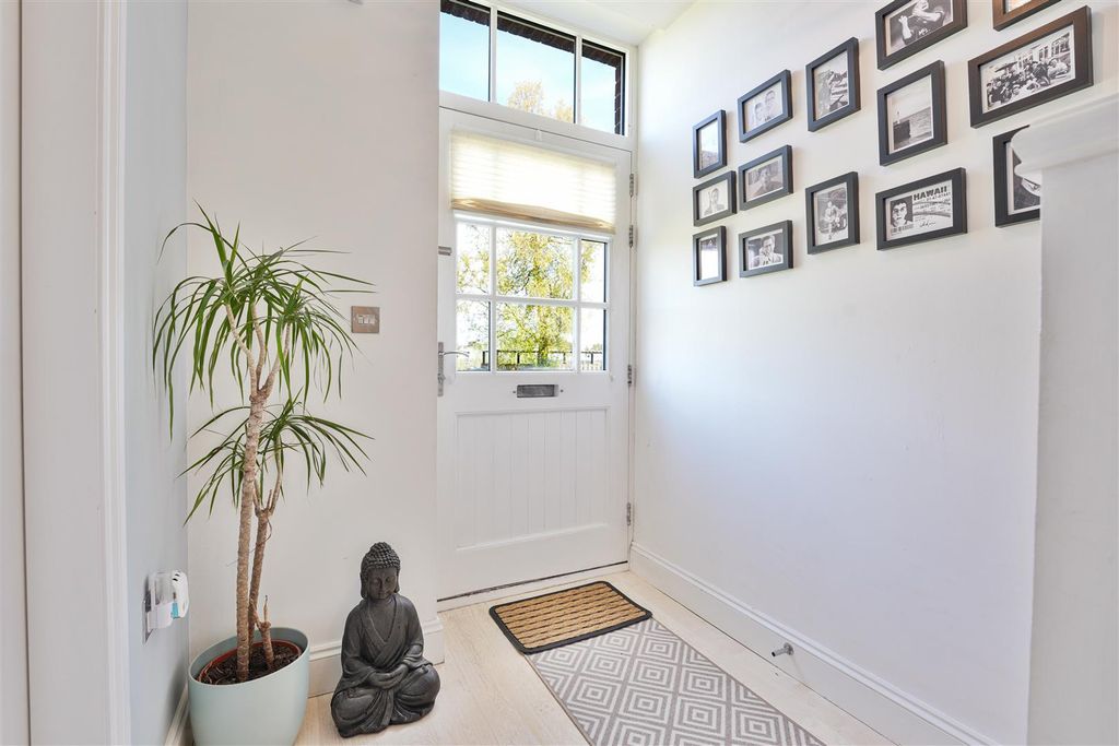 Additional image 2 of 3 bed terraced house for saleRobertson Drive, Lanark ML11