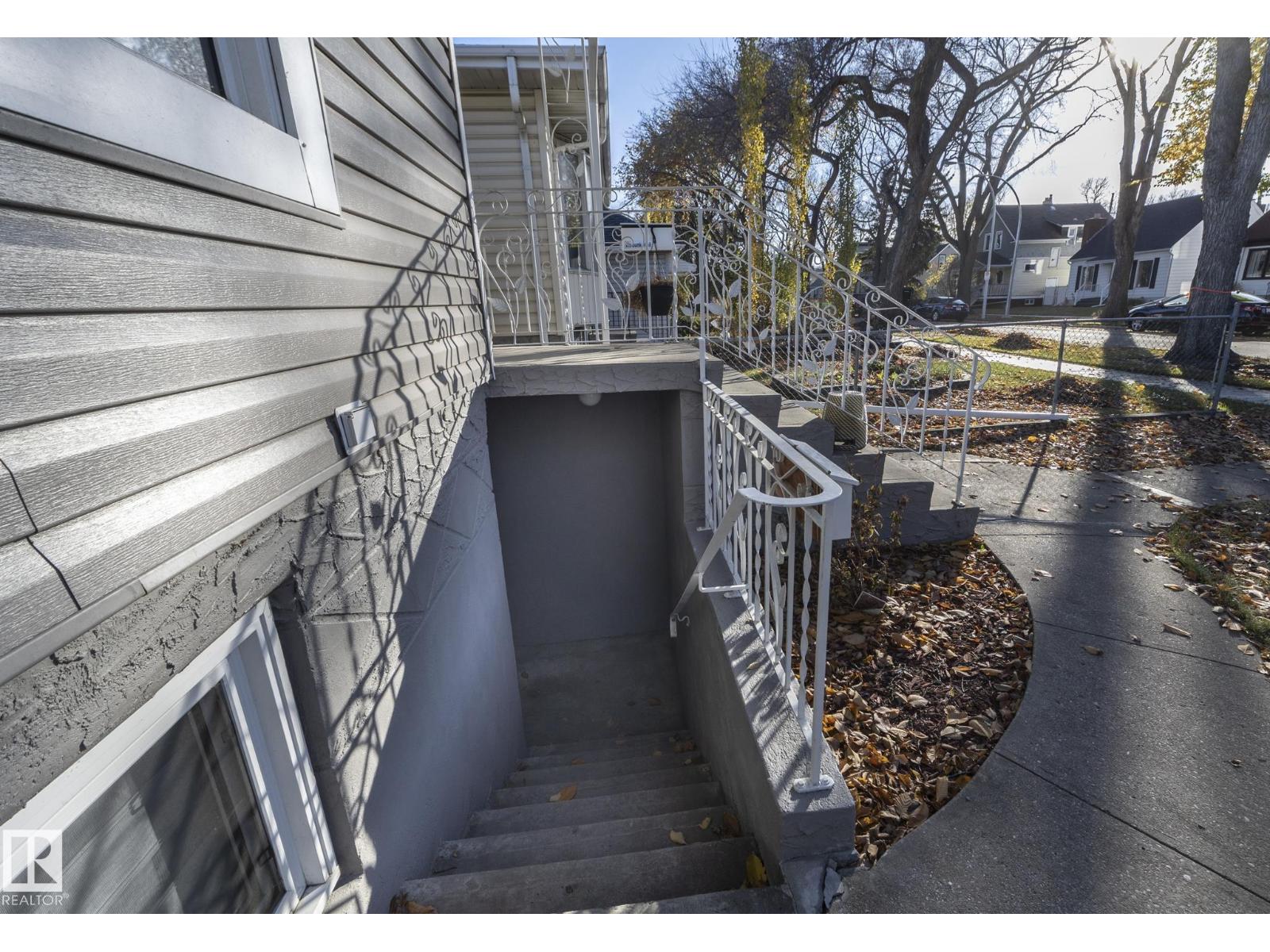 Additional image 3 of 11427 90 Street NW, Edmonton, AB, T5B3X8