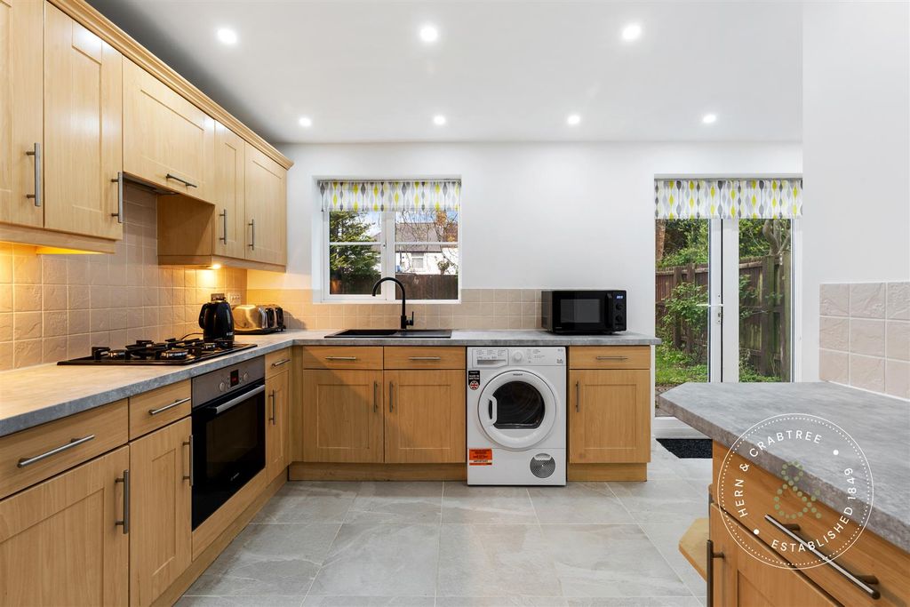 Additional image 8 of 4 bed detached house for saleMilestone Close, Cardiff CF14