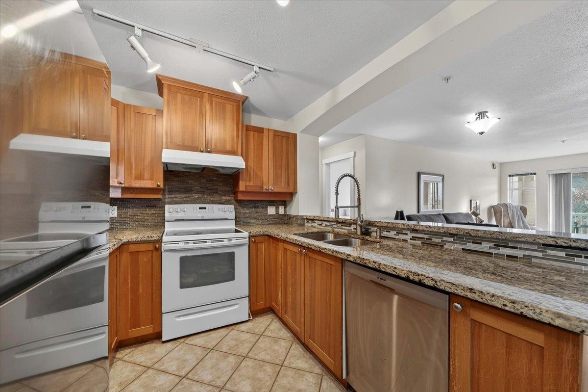 Additional image 2 of 212-1428 Parkway Boulevard, Coquitlam, BC, V3E 3L8