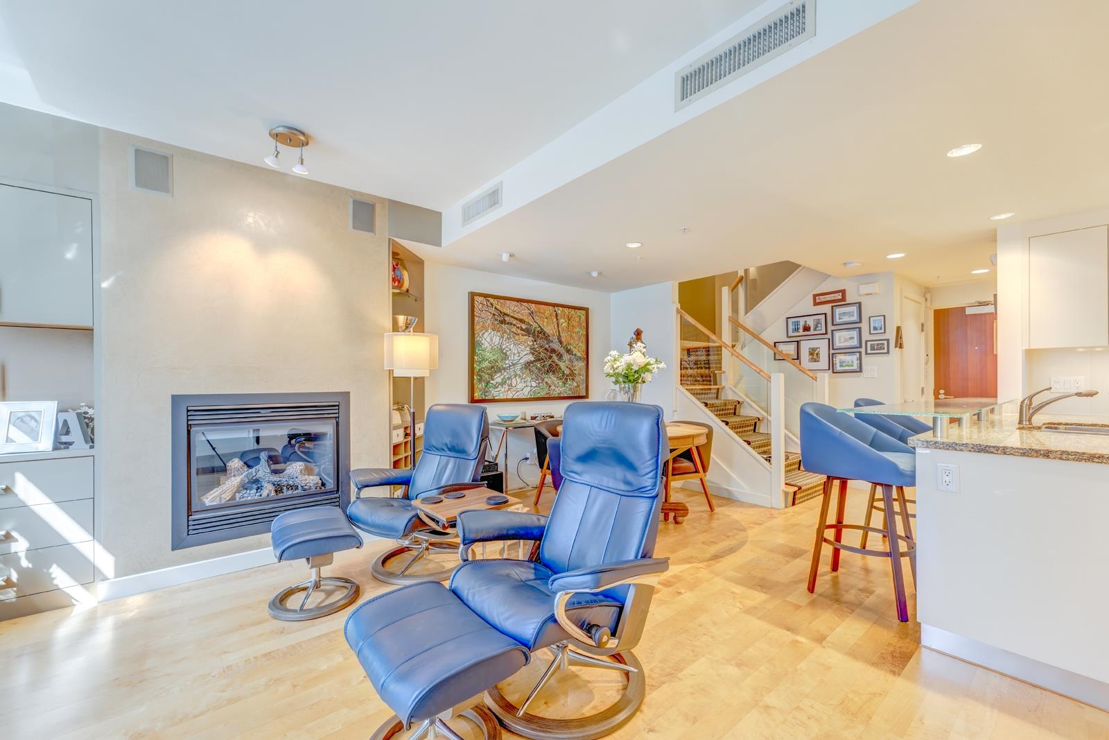 TH29-1295 Cordova Street W, Vancouver, BC, V6C 3P9