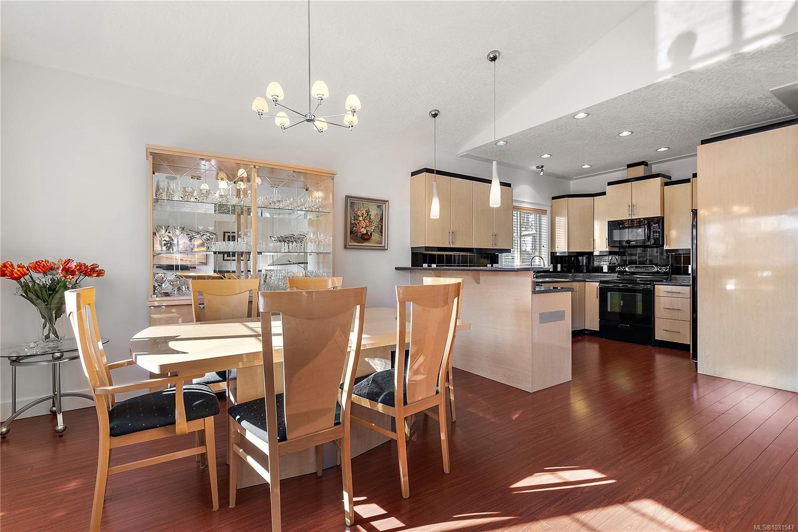 Additional image 3 of 928 Cavalcade Terrace, Langford, BC, V9B 6W6
