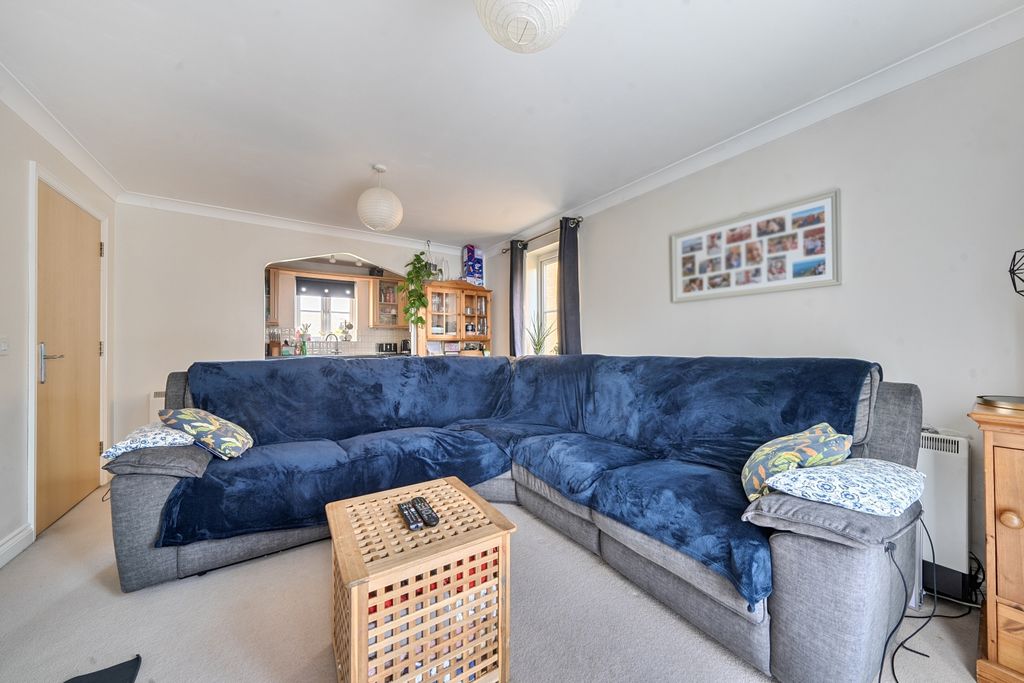 Additional image 5 of 2 bed flat for saleChandlers Court, 2 Appleford Drive OX18