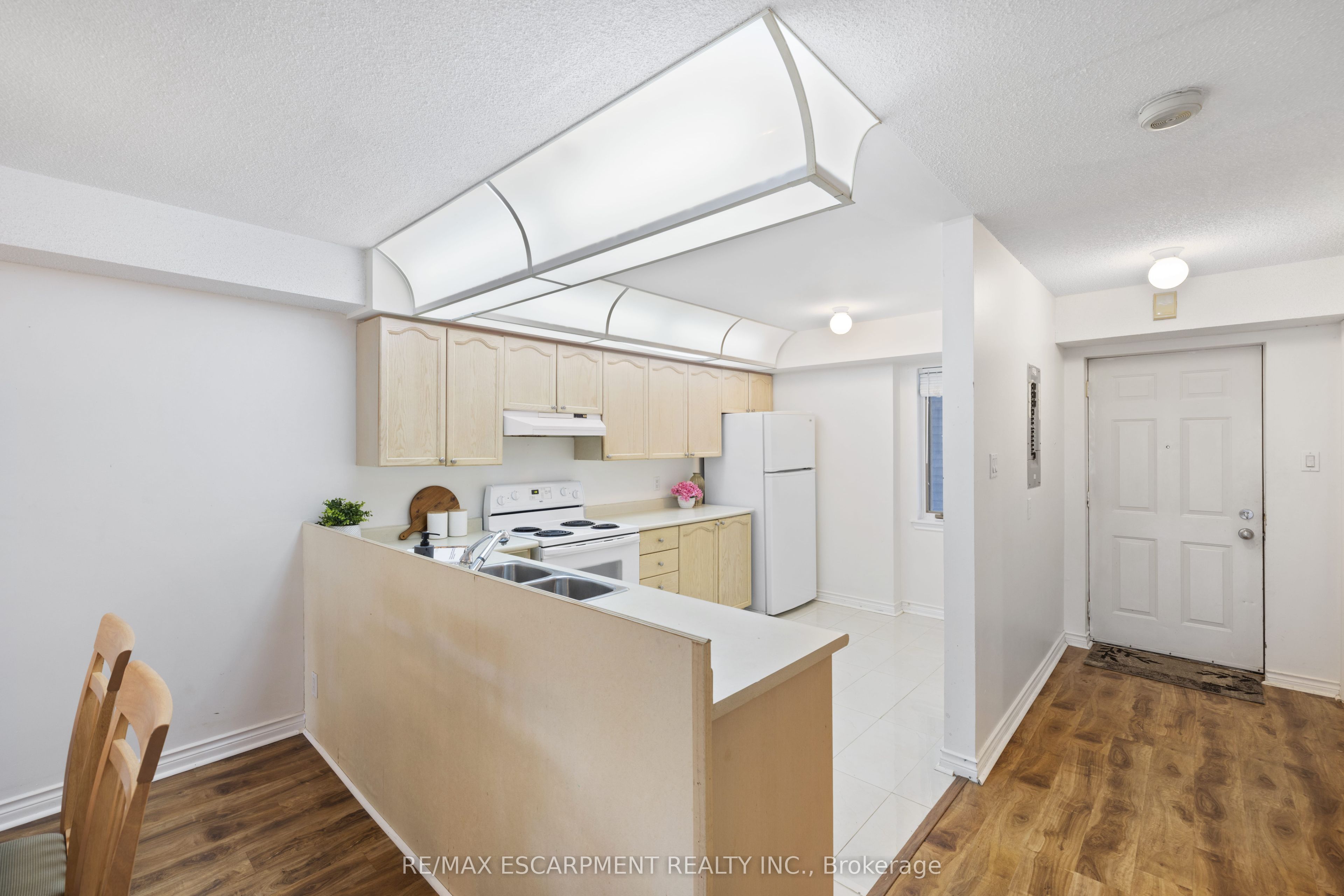 Additional image 4 of 8-20 Mulligan Lane, Wasaga Beach, ON, L9Z 1C4