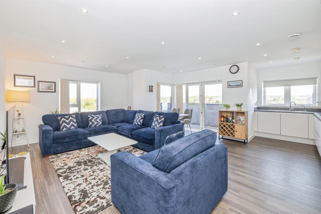 Additional image 3 of 2 bed flat for saleFairfield Avenue, Watford WD19