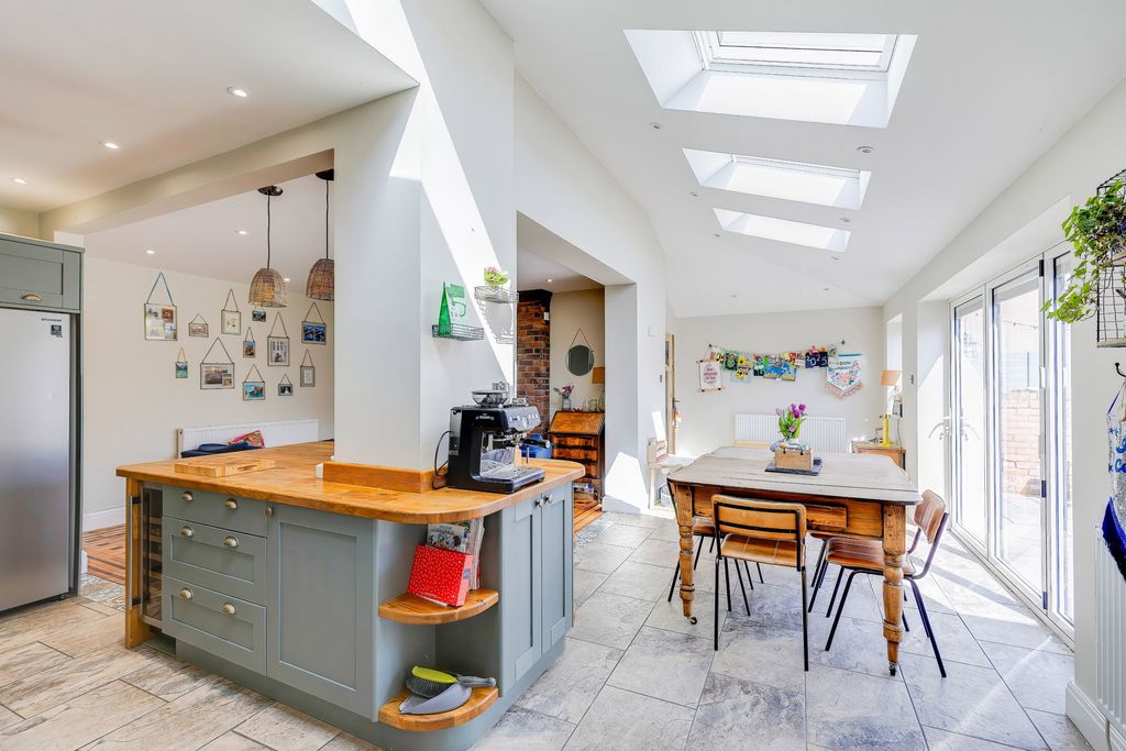 Additional image 16 of 3 bed detached house for saleEarls Court Road, Penylan, Cardiff CF23
