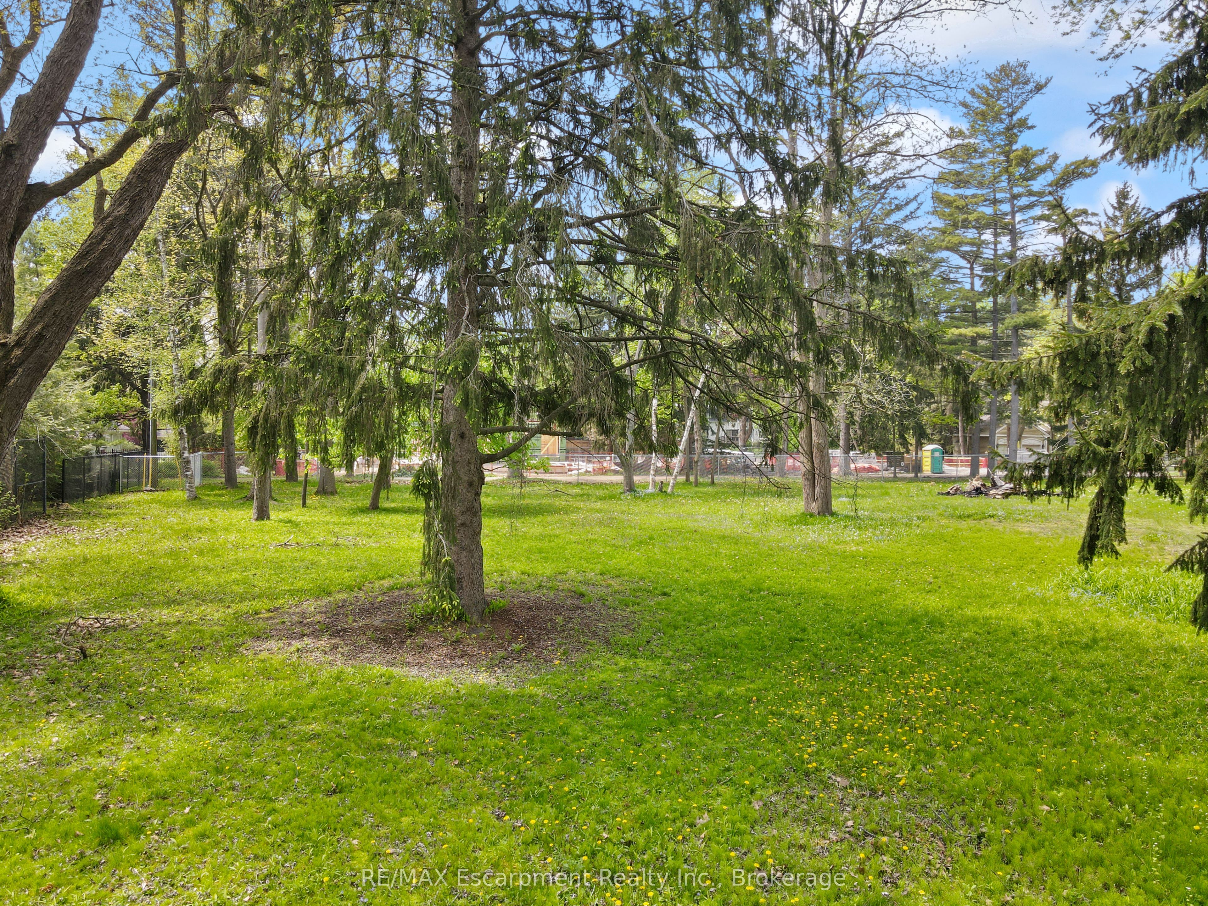 2322 Bennington Gate, Oakville, ON, L6J 6C2