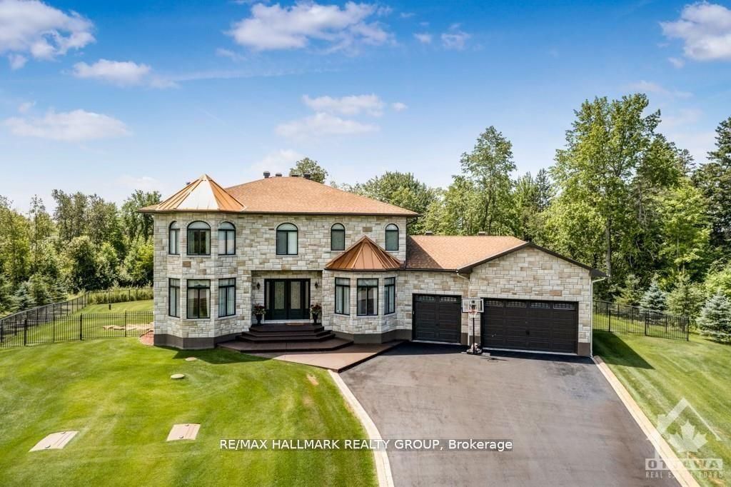 Additional image 2 of 699 Ballycastle Crescent, Ottawa, ON, K1X 0A4