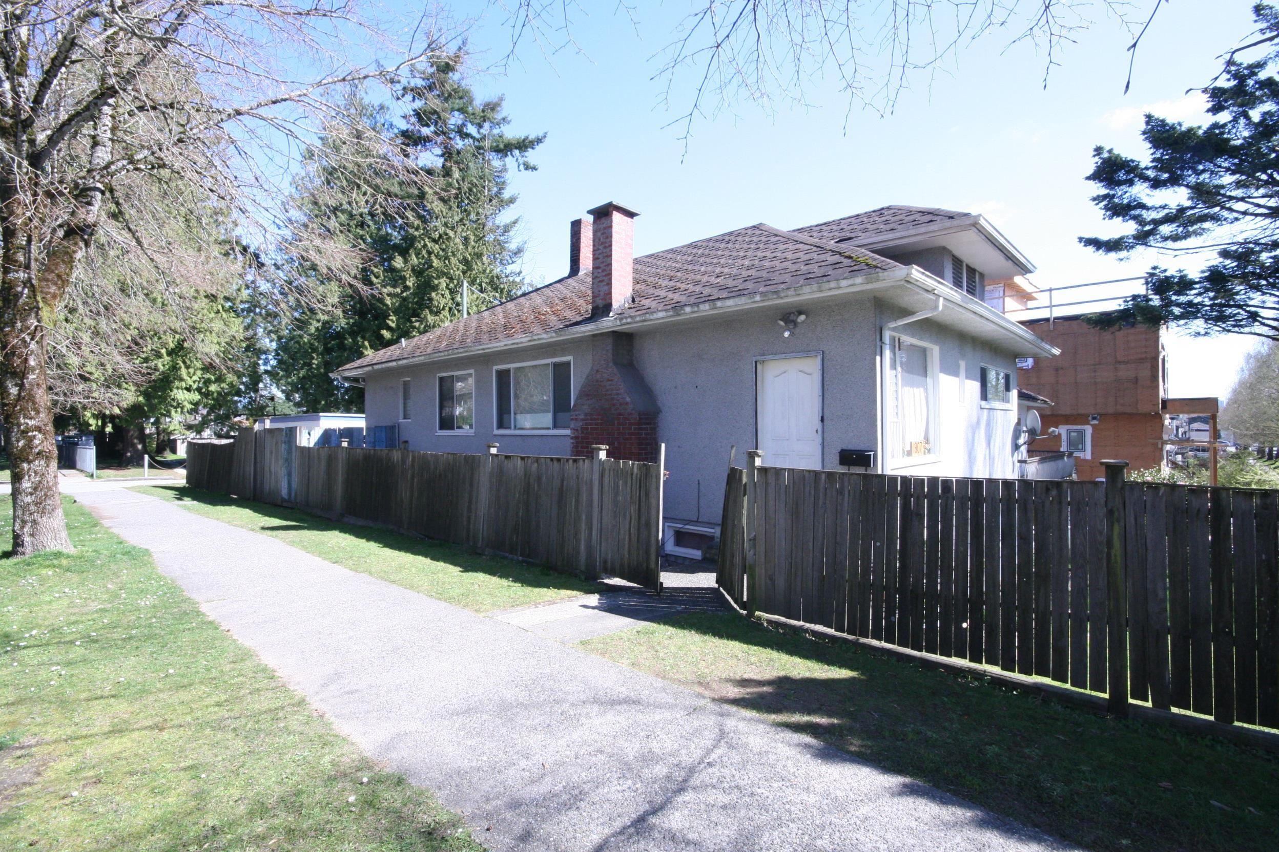 1807 38th Avenue E, Vancouver, BC, V6P 1G6