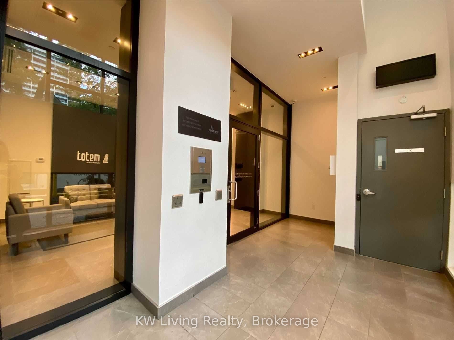 Additional image 3 of 406-17 Dundonald Street, Toronto, ON, M4Y 1K3