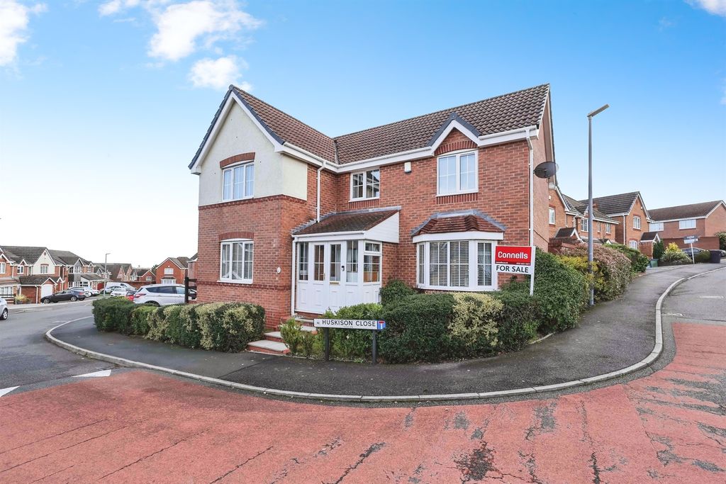 4 bed detached house for saleHuskison Close, Tividale, Oldbury B69