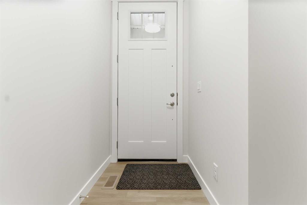 Additional image 3 of 358 Corner Glen Way NE, Calgary, AB, T3N 2P1