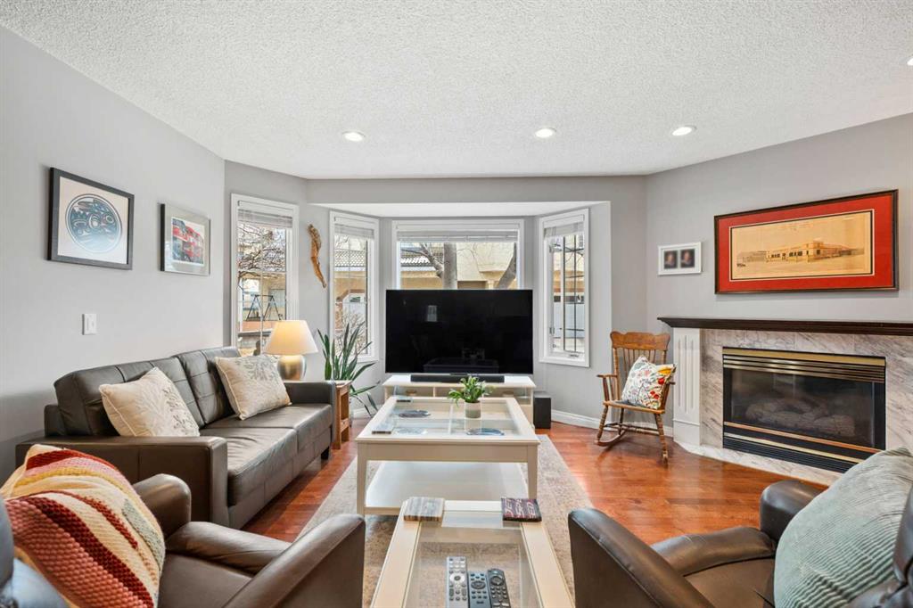 Additional image 5 of 38 Richelieu Court SW, Calgary, AB, T3E 7E9
