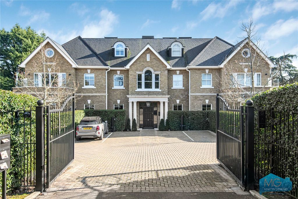 2 bed flat for saleCamlet Way, Barnet EN4