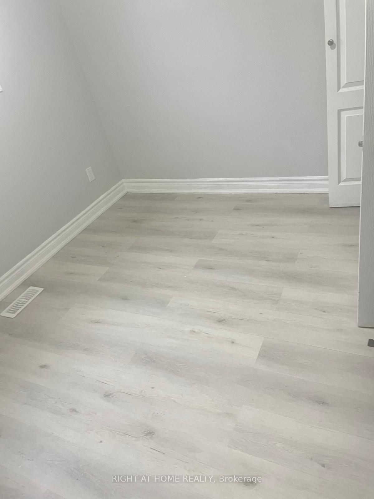 Additional image 4 of Basement-68 Elnathan Crescent, Toronto, ON, M9L 2G1
