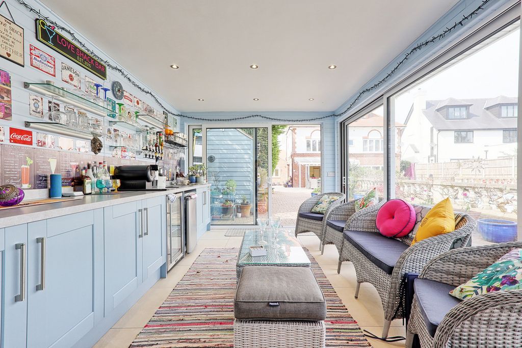 Additional image 43 of 7 bed detached house for saleErnest Road, Emerson Park RM11