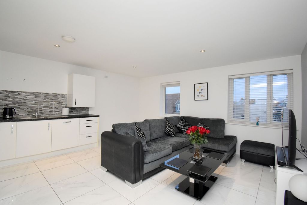 Additional image 2 of 2 bed flat for saleSullivan Court, Biggleswade SG18