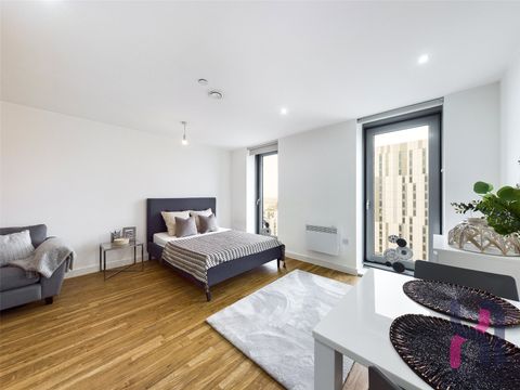 Media City, Michigan Point Tower B, 11 Michigan Avenue, Salford M50, Studio to rent
