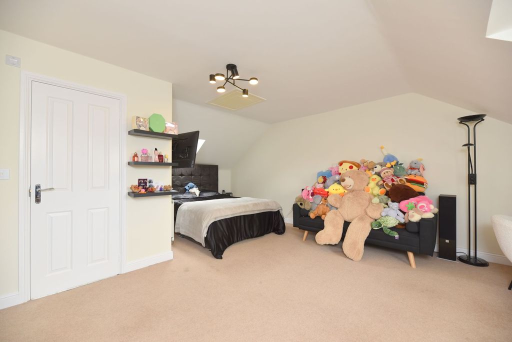 Additional image 22 of 5 bed detached house for saleDevon Drive, Biggleswade SG18