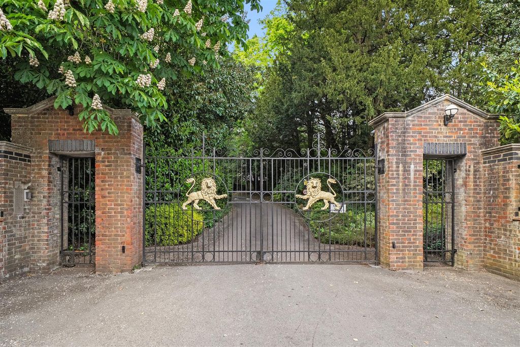 Additional image 23 of 2 bed flat for saleWoburn Park, Woburn Hill, Addlestone KT15