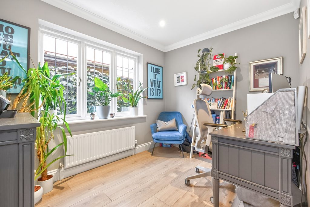 Additional image 4 of 4 bed detached house for saleQuill Hall Lane, Amersham HP6