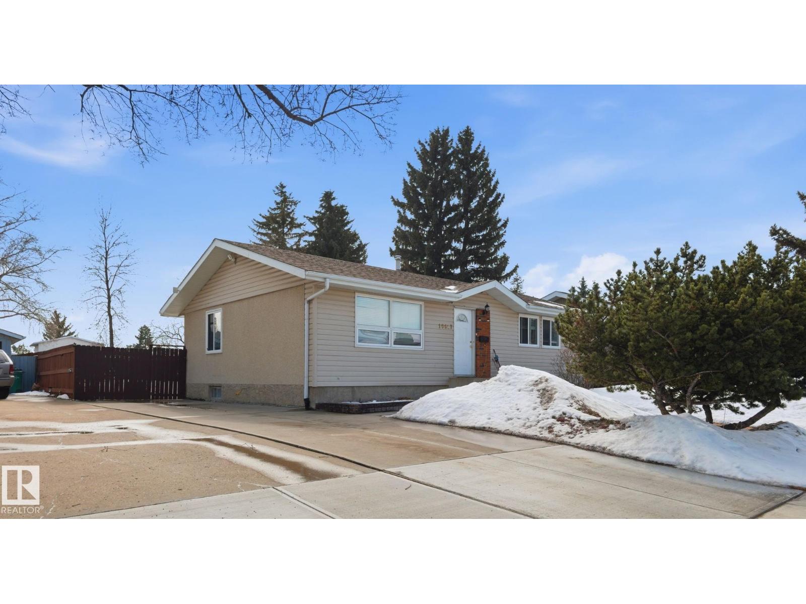Additional image 4 of 10617 167a Avenue NW, Edmonton, AB, T5X2Y9