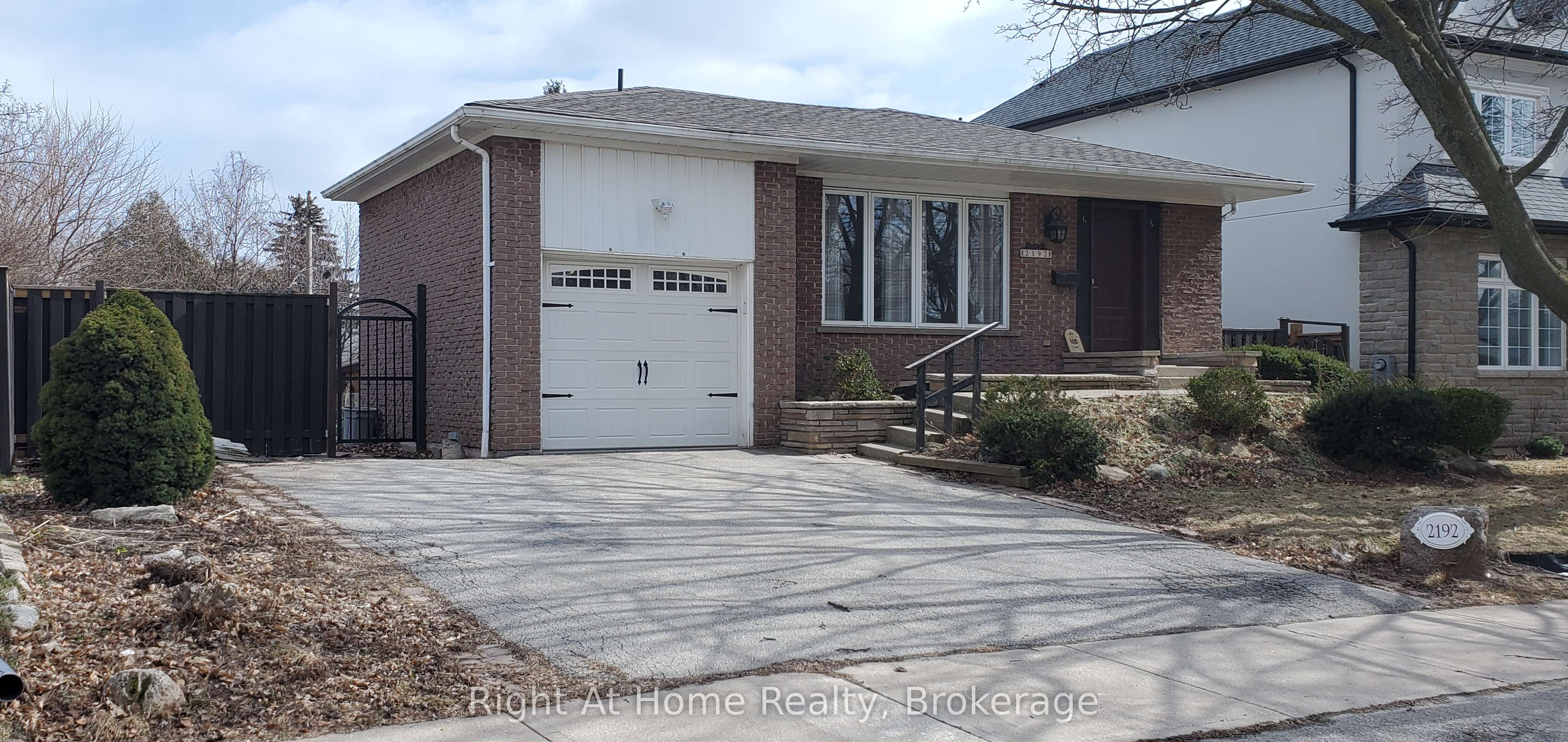 Additional image 2 of Unit 2-2192 Bridge Road, Oakville, ON, L6L 2G3