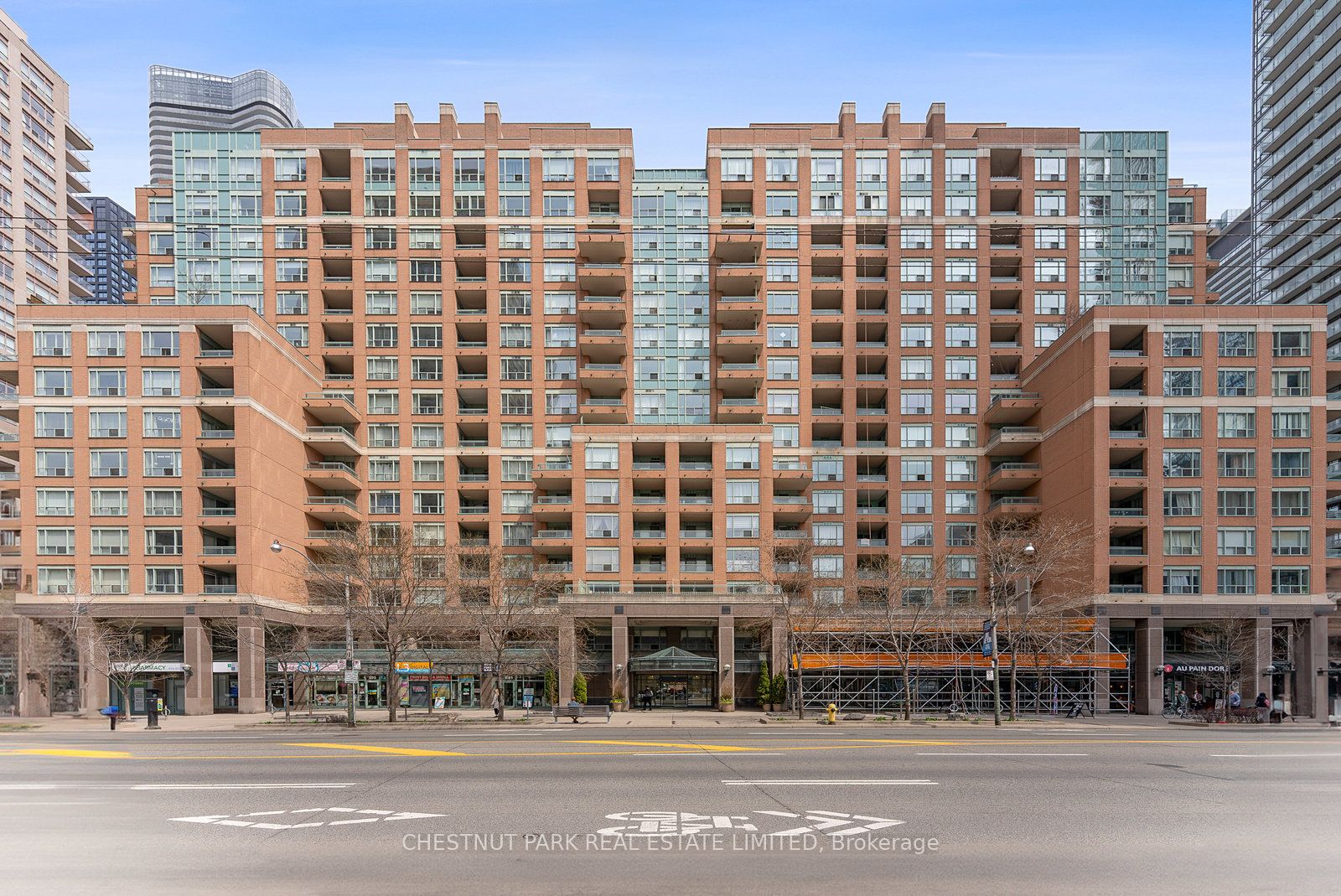 1610-889 Bay Street, Toronto, ON, M5S 3K5
