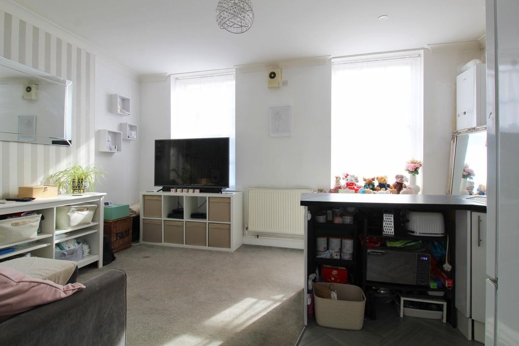 Additional image 2 of 1 bed flat for saleHigh Street, Biggleswade SG18