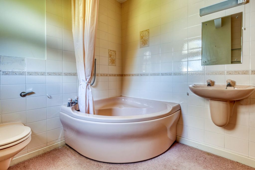 Additional image 29 of 3 bed bungalow for saleLe Parcot, La Longue Rue, St Martin JE3