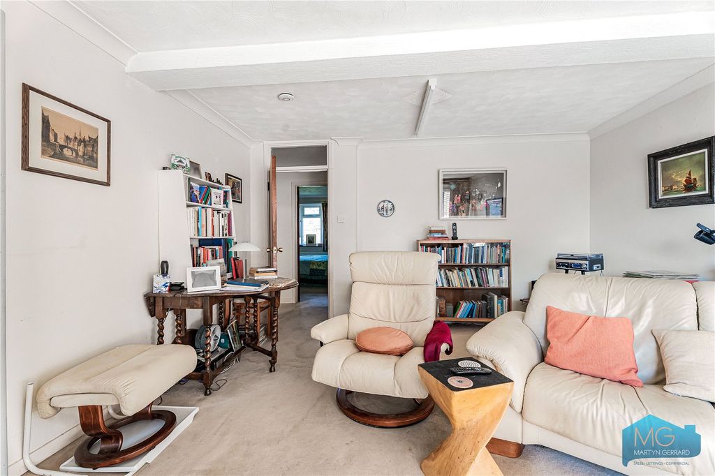 Additional image 9 of 2 bed flat for saleThe Highlands, Abbotts Road, Barnet EN5